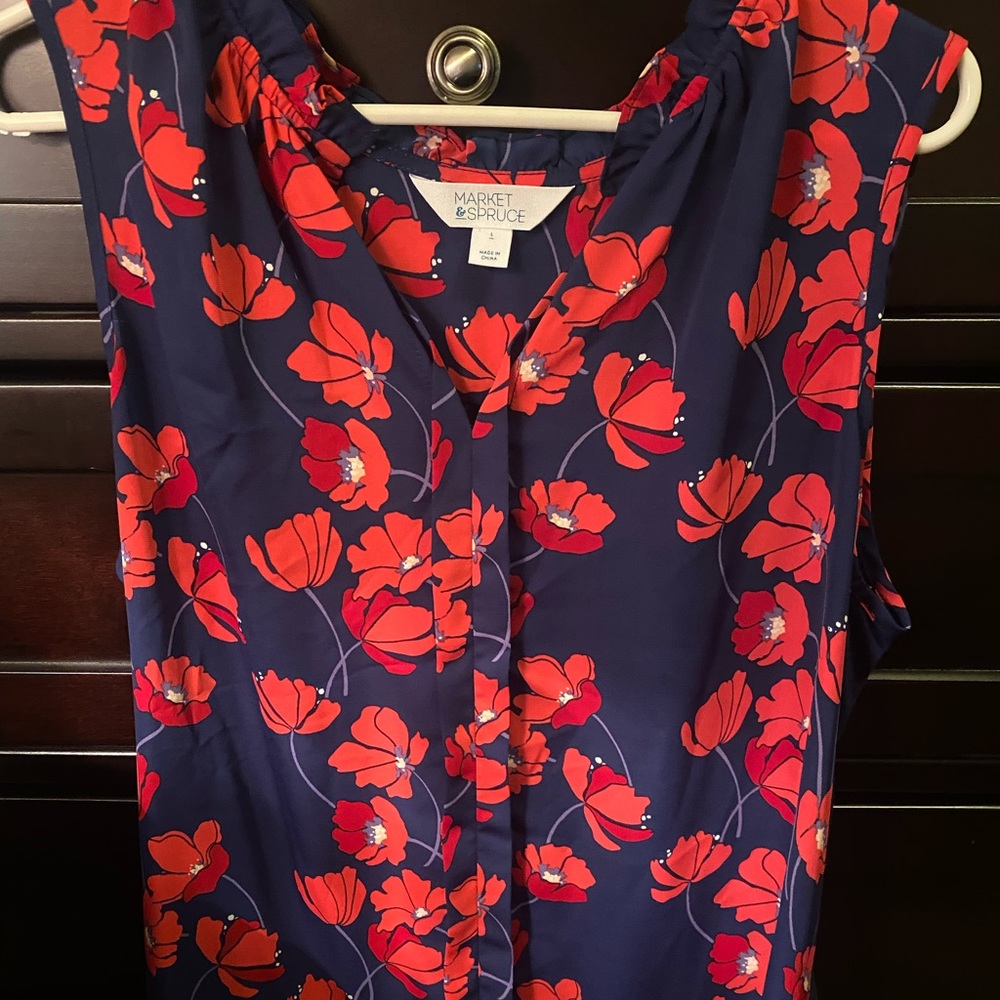 Super fun print! Woman’s blouse/tank.